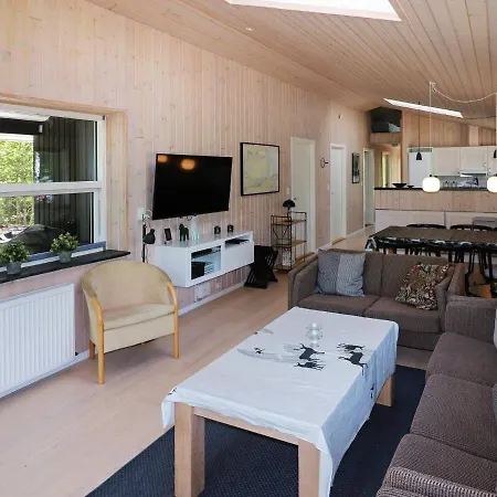 Luxury Retreat By Sea Helberskov